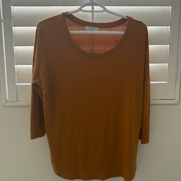 Aritzia too size small - Picture 1 of 2
